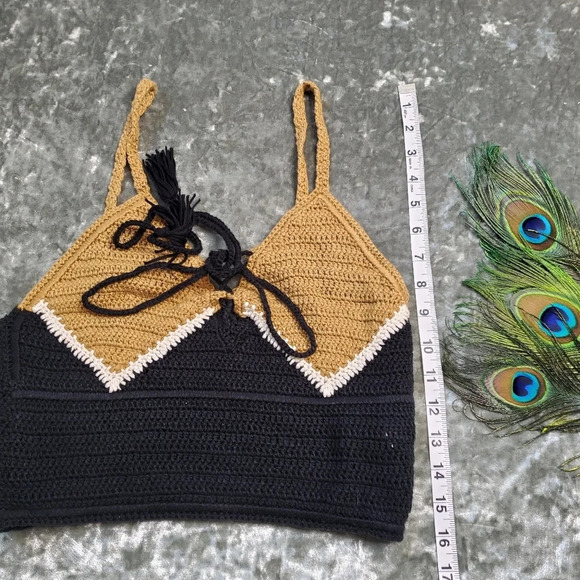 Forever 21 Cropped Knit Top - Picture 4 of 7